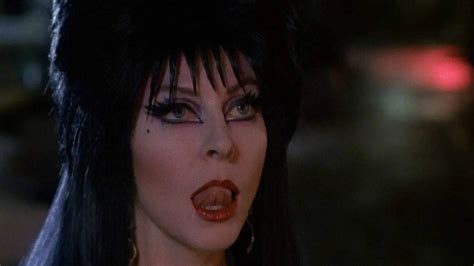 elvira fake boobs|Elvira, Mistress Of The Dark: 30 Stunning Photos of Cassandra。